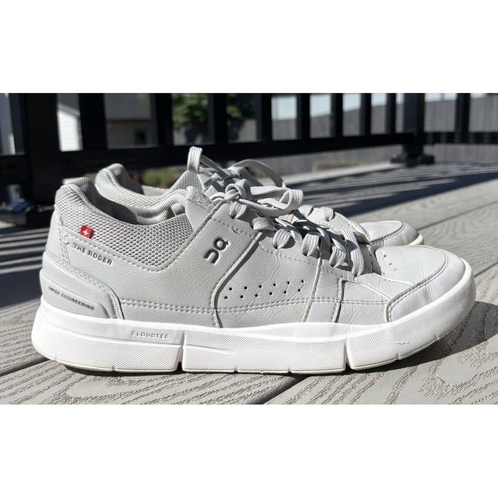 On Cloud Shoes Women's 9 White The Roger Centre Court Tennis Sneakers Comfort